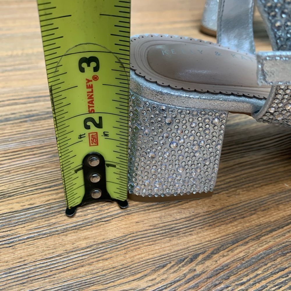 Kelly & Katie Silver Glitter Sandals NWOT - Picture 11 of 16